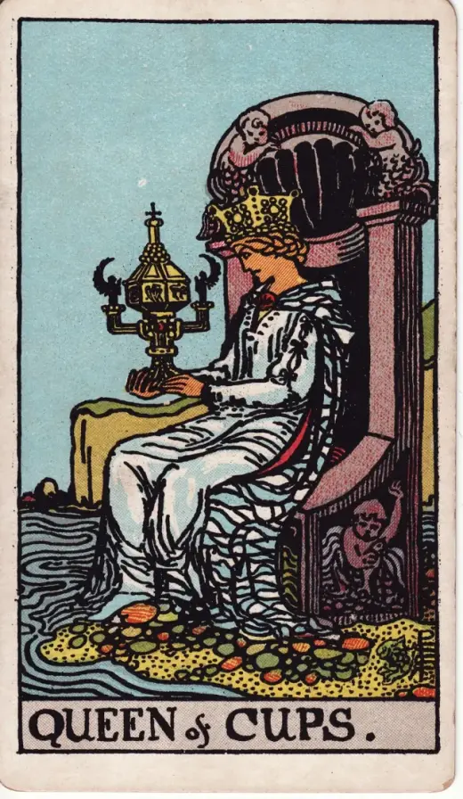 Kupaların Kraliçesi tarot kartı