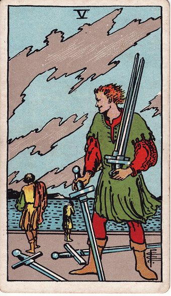 Kılıçların Beşlisi tarot kartı