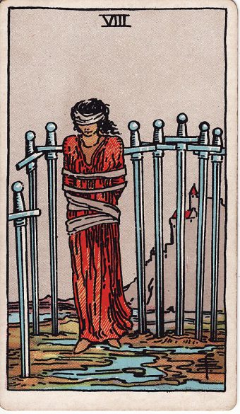 Kılıçların Sekizlisi tarot kartı